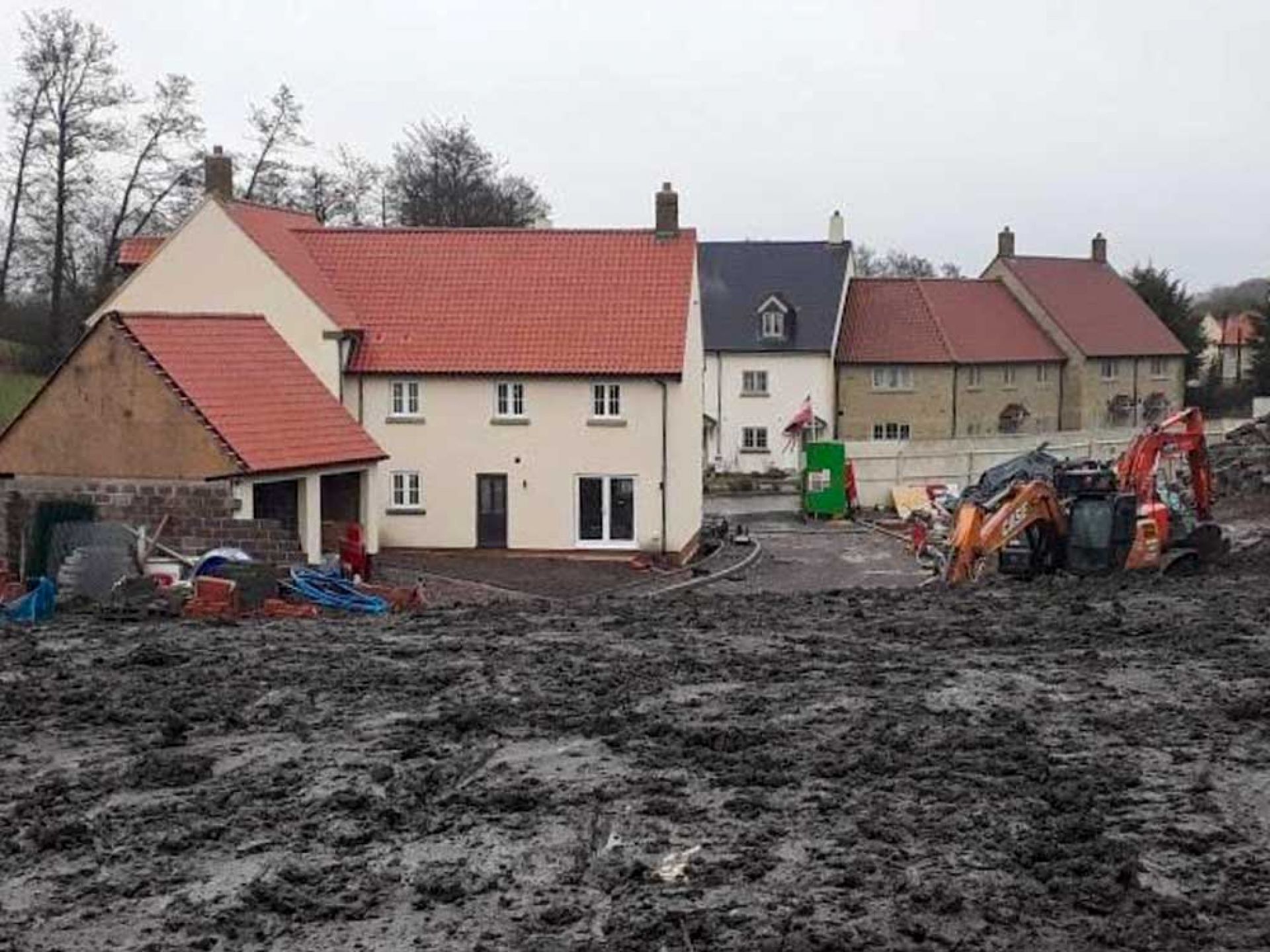 Construction with various new houses nearly completed.